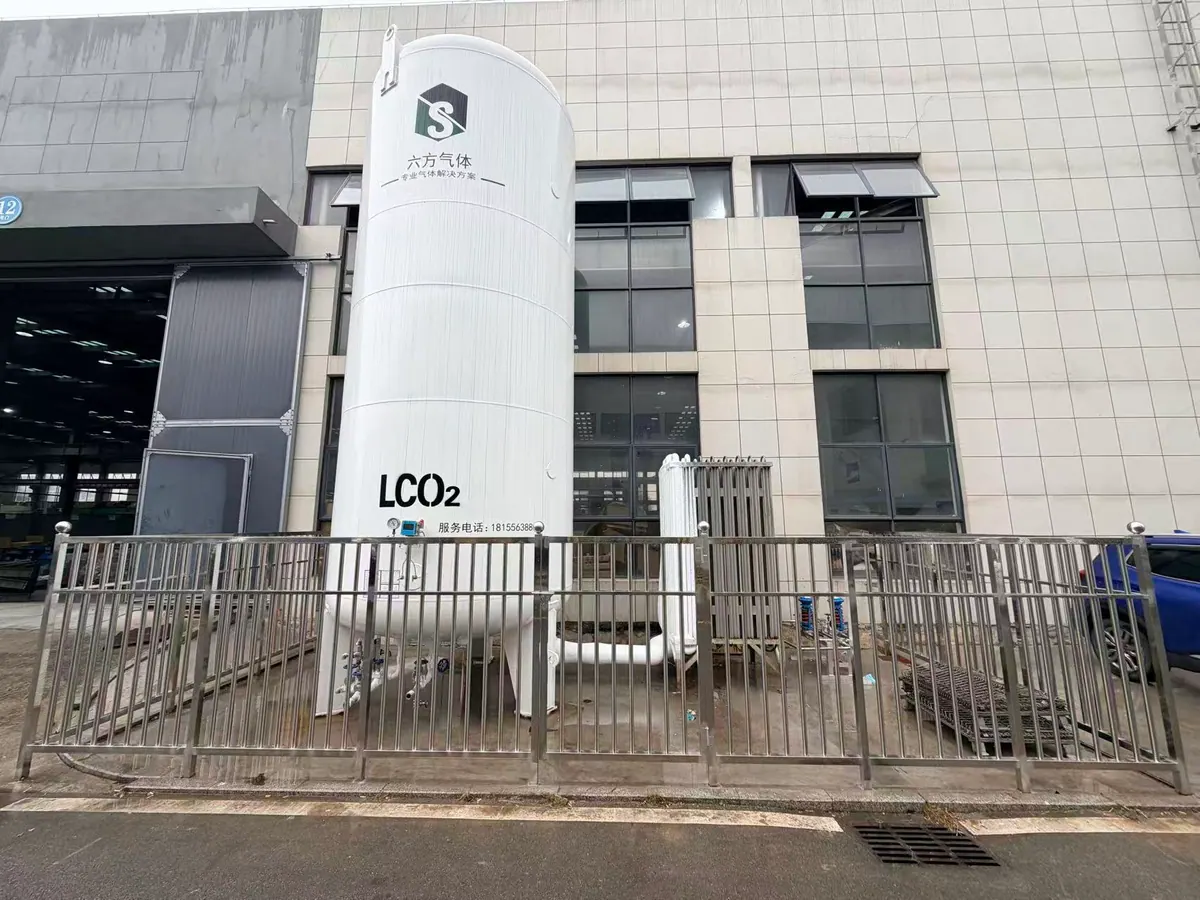 六方气体储罐供气现场
