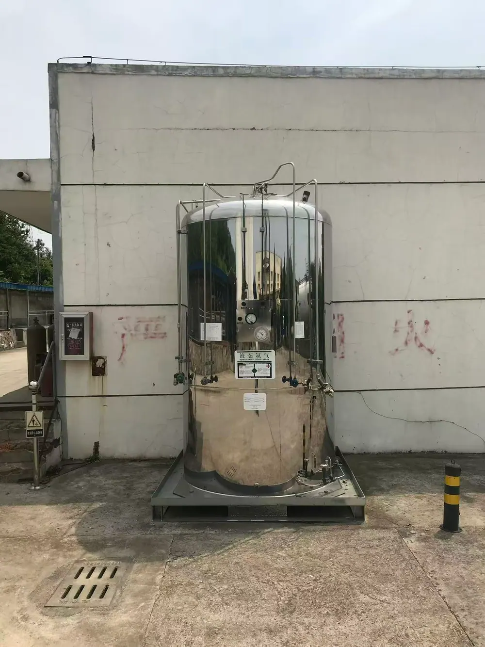 低温储罐现场